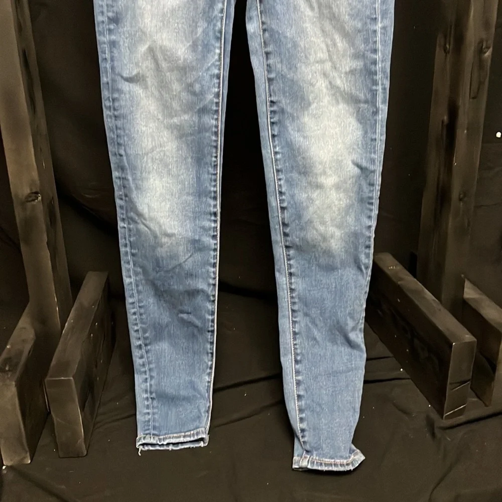 𝅺american Eagle- hi rise jegging (no distressing)
